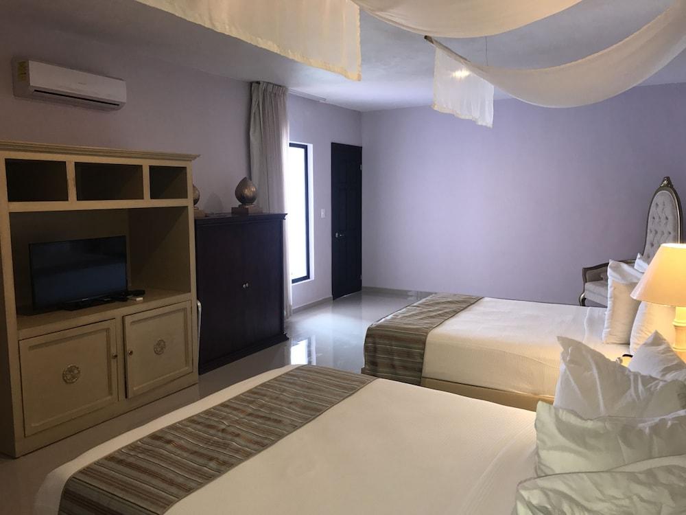 Hotel Lavanda CAS Mérida Buitenkant foto Deluxe room at the hotel
