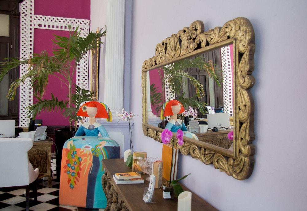 Hotel Lavanda CAS Mérida Buitenkant foto A mirror