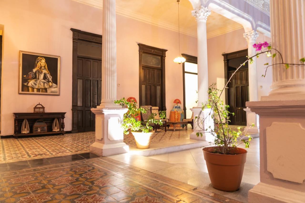 Hotel Lavanda CAS Mérida Buitenkant foto Interior of the hotel